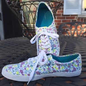 City Sneaks Shoes NWOT